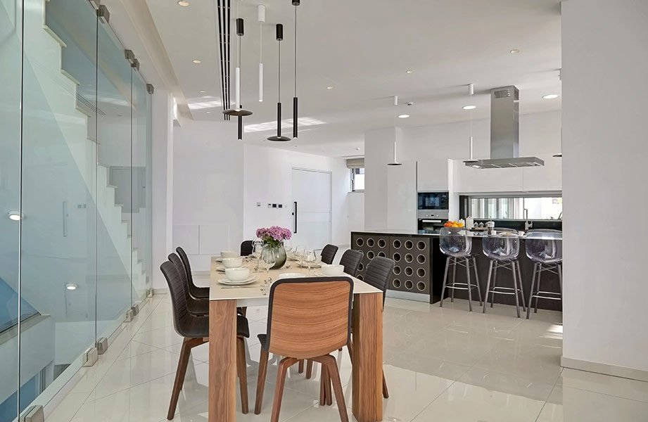 0-level.-dining-and-kitchen